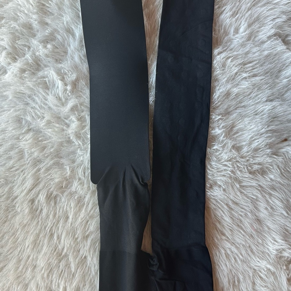 Burberry Black Mini crystal Tights with Crystal Studs hosery new without tag - Picture 7 of 12